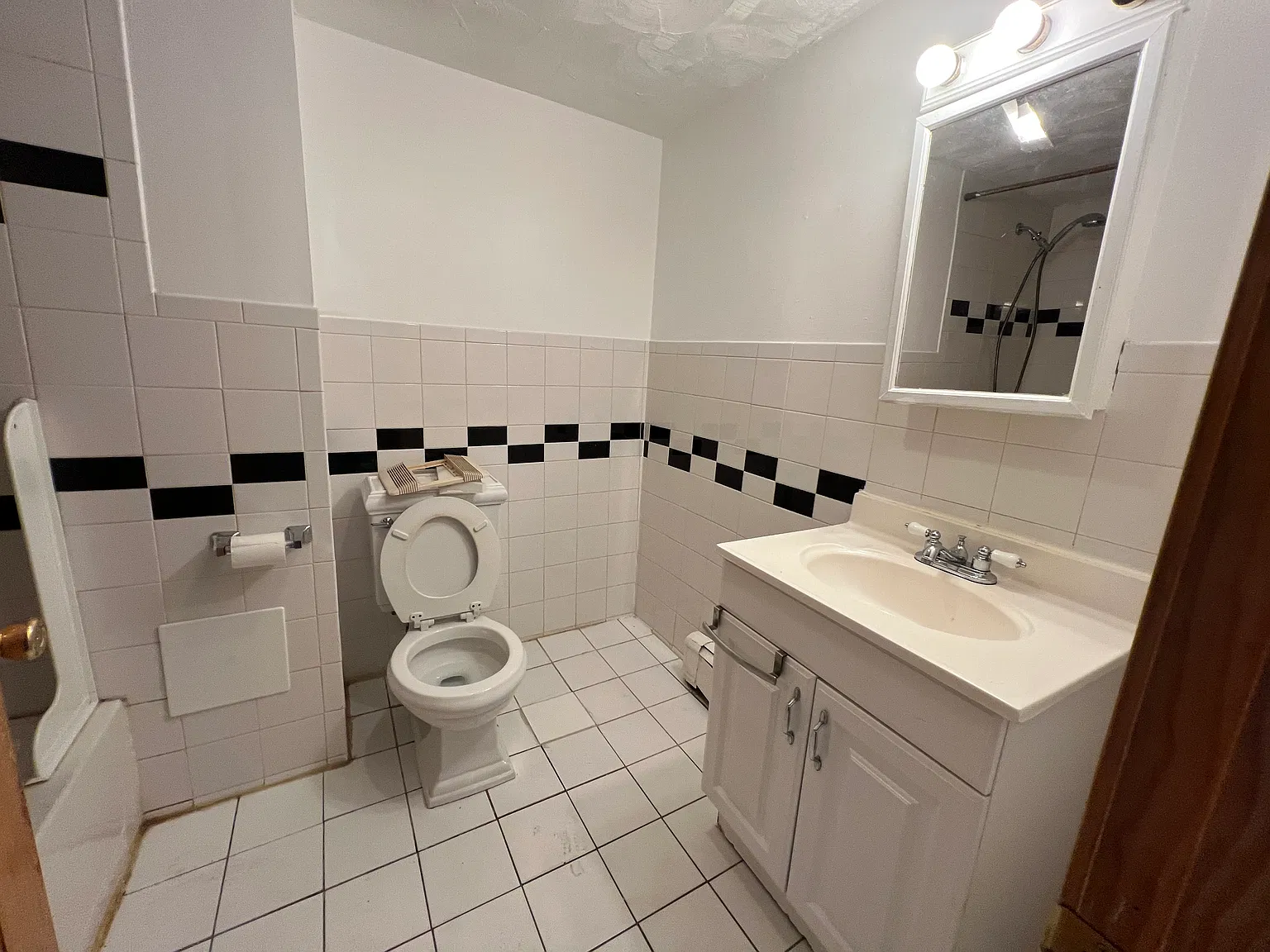 3 bed, $3,800 — Photo 2