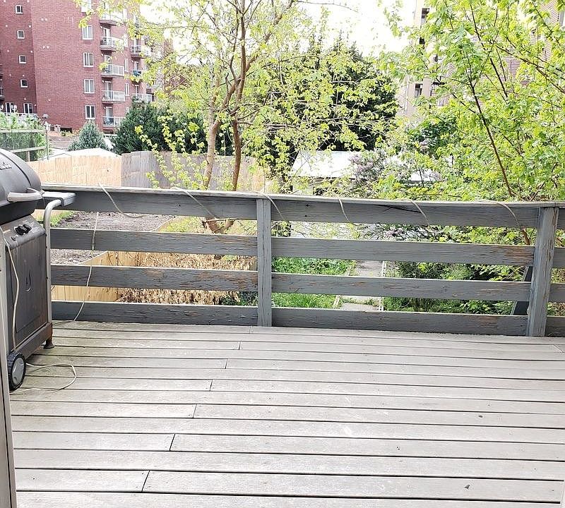 1st image of 3048 Crescent St #1