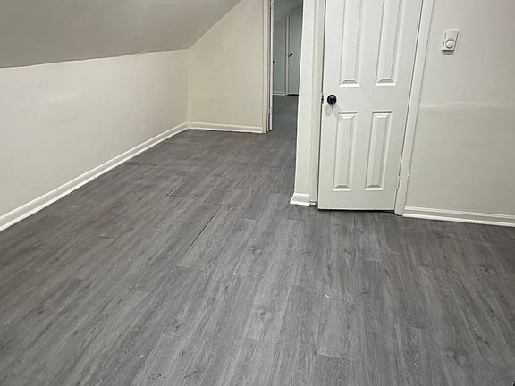 3rd image of 1035 Morris St #3