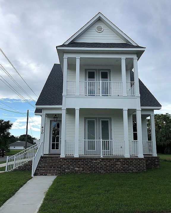 1st image of 430 W Intendencia St