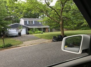 47 Chelsea Dr, Mount Sinai, NY 11766