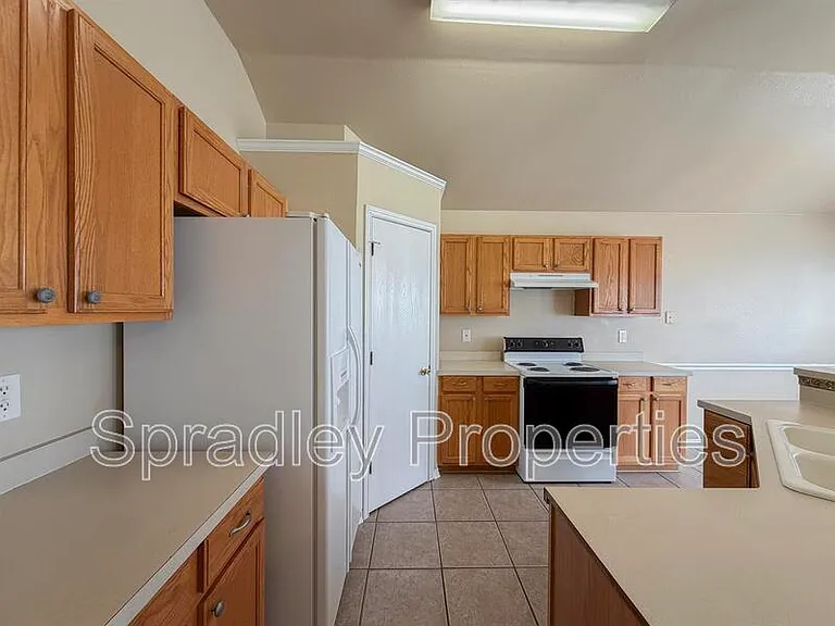 217 Meadowbrook Dr — Photo 12