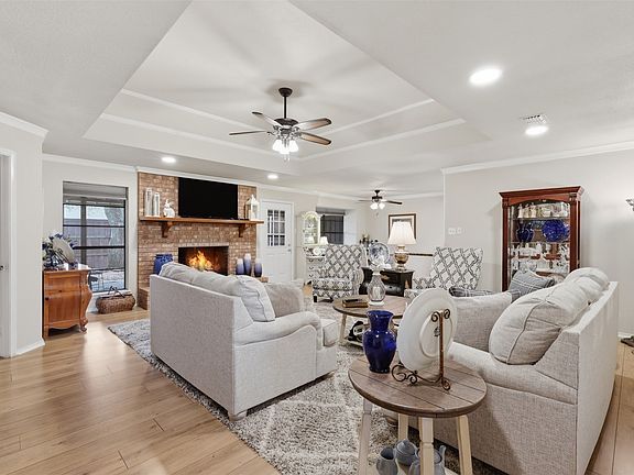 5th image of 121 Hollie Cir