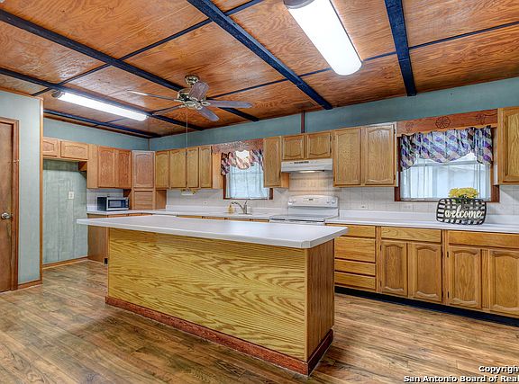 4th image of 221 Linda Ct