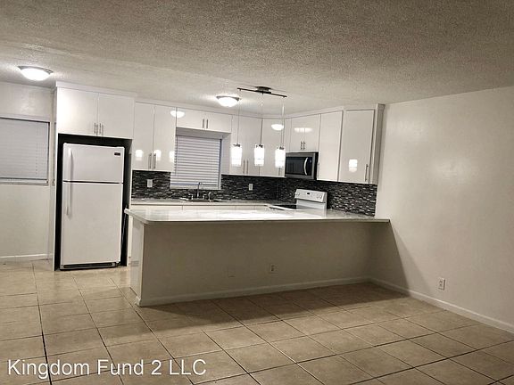 4th image of 2521 Pierce St APT 8