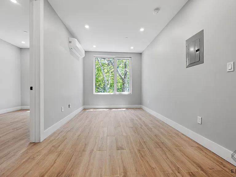 809 Midwood St #3G — Photo 3