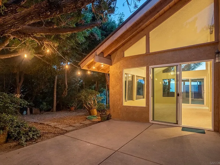 7415 Caminito Rialto — Photo 17