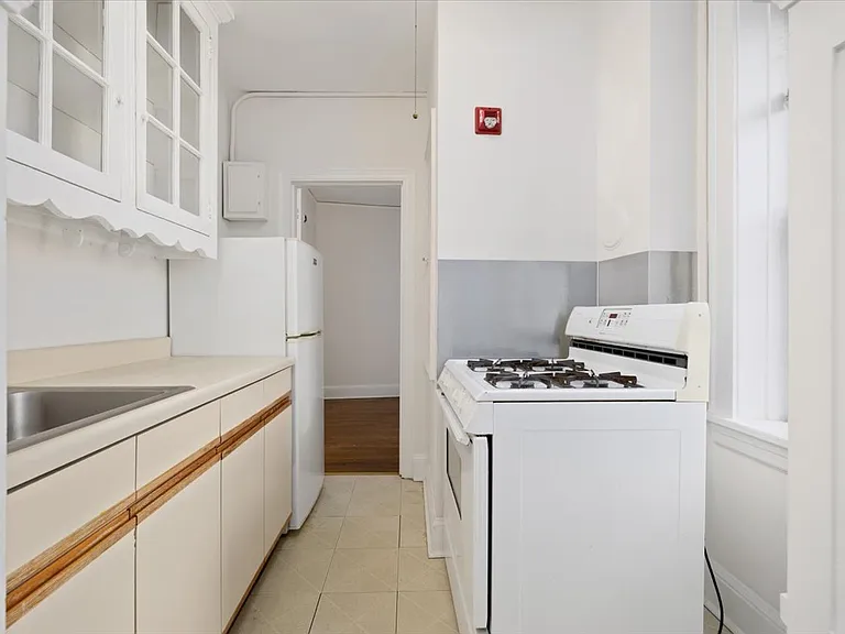 20 Spring St #C4 — Photo 12