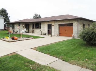 135 Willow St, Bennett, IA 52721