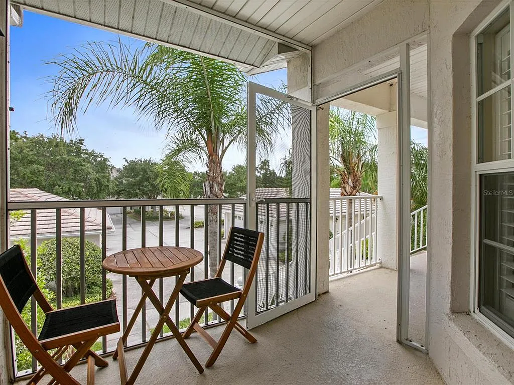 2 bed, 2.0 bath, 1280 sqft, $5,000 — Photo 4