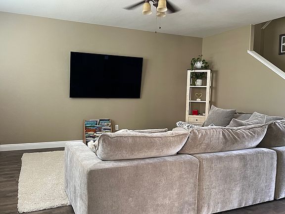 3rd image of 1037 Barnsbury Ct