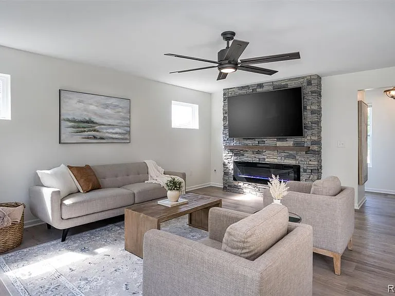 425 Knollwood Dr — Photo 9
