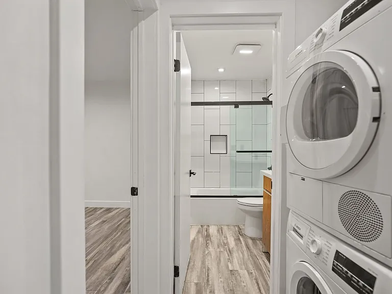 830 Bartlett St — Photo 35