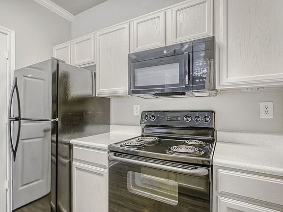 5th image of 11900 Oakmoor Pkwy #334