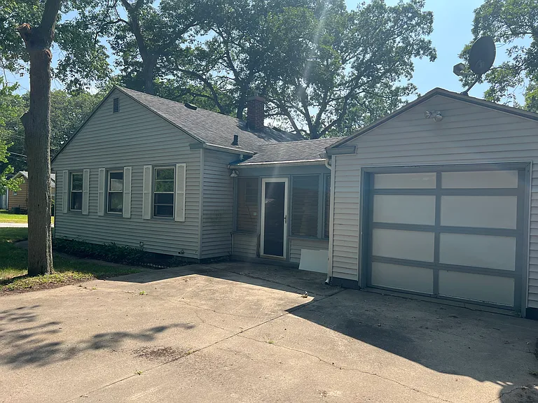 526 Fir St — Photo 3