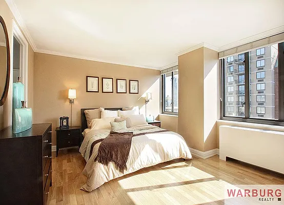 Sold by Warburg | media 16