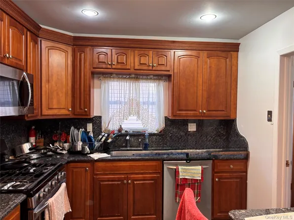 (undisclosed Address), College Pt, NY 11356