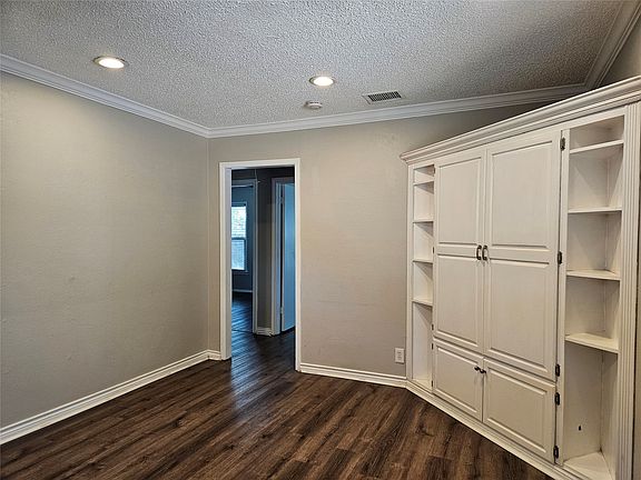 5th image of 10630 Newcombe Dr