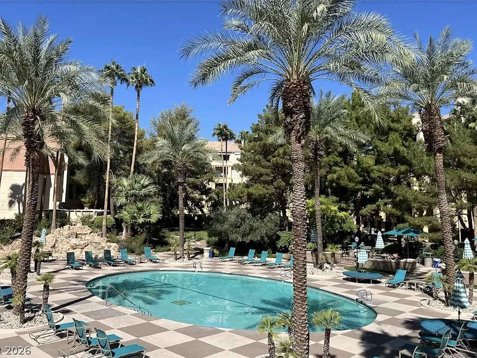 210 E Flamingo Rd #137