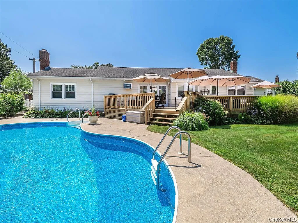 4 bed, 2.0 bath, 2115 sqft, $6,450 — Photo 4