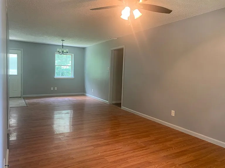 20 Creekdale Dr — Photo 3