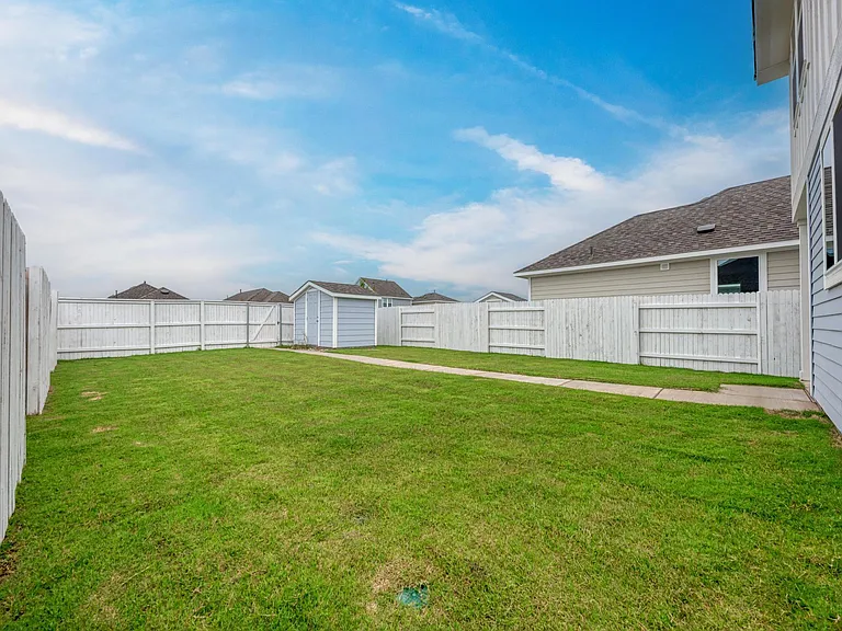 158 Daylily Dr — Photo 37