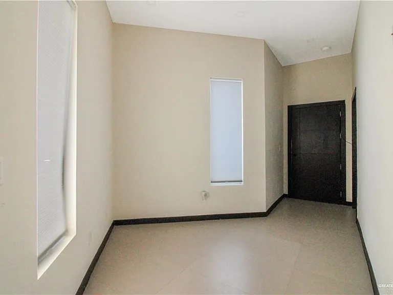 800 New Orleans Cir — Photo 8