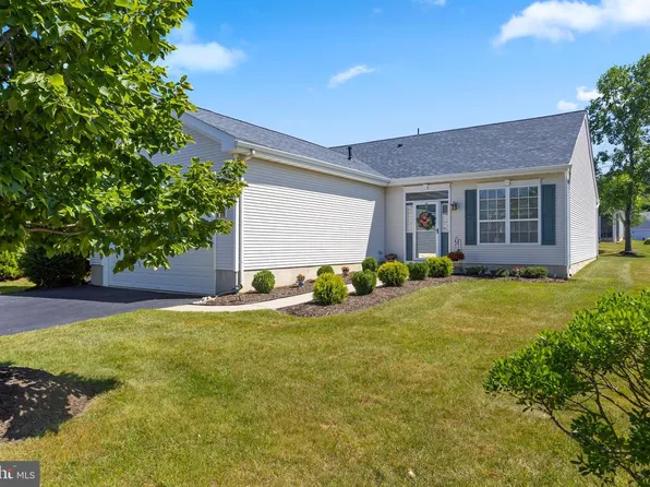 89 Chamber Ln, Columbus, NJ 08022