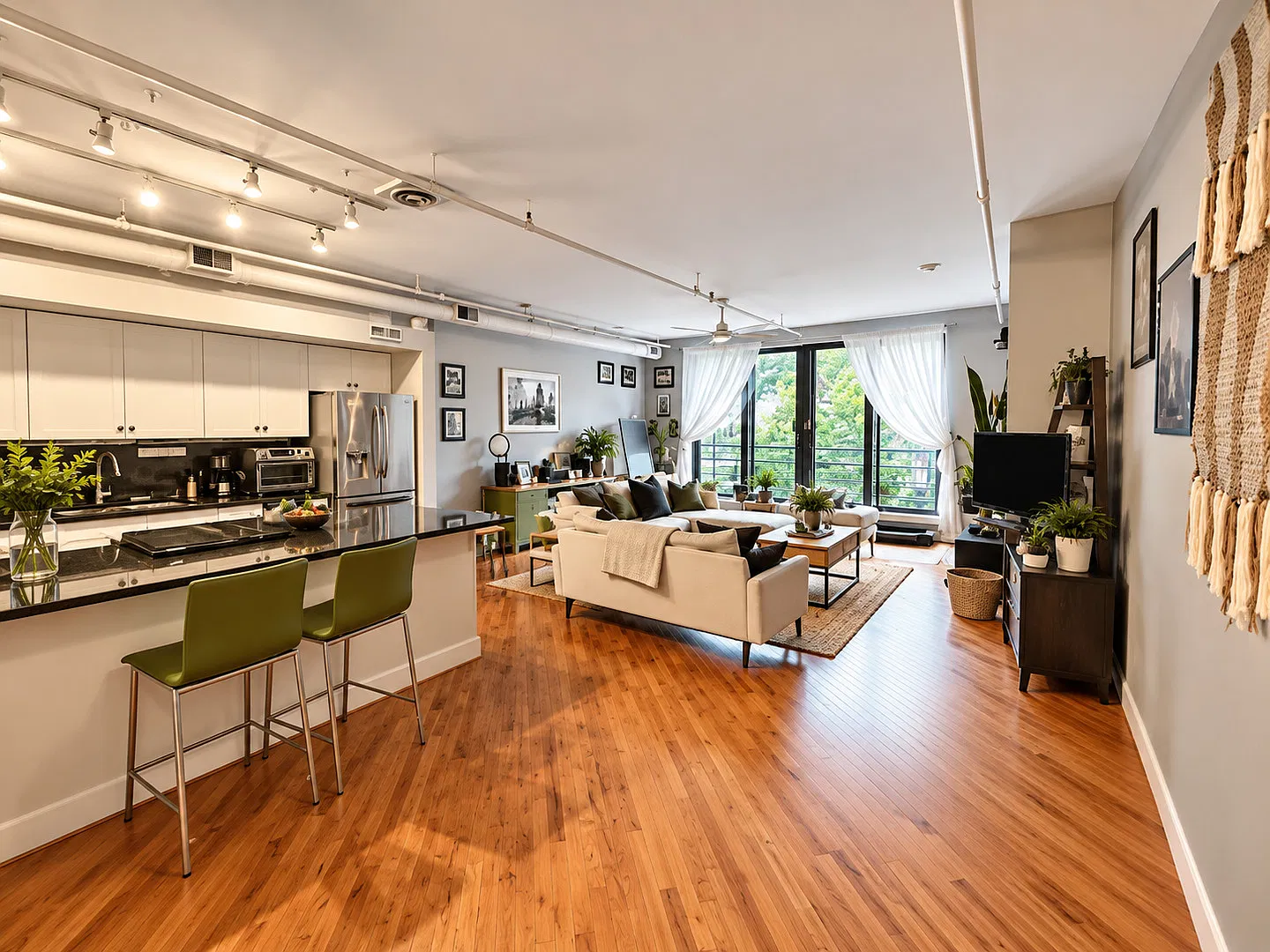 1 bed, 1.0 bath, 1200 sqft, $2,500 — Photo 4