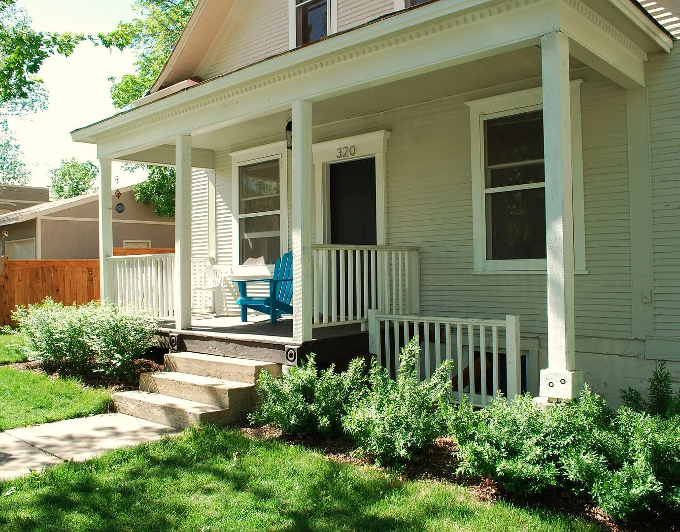 318-320 W Myrtle St — Photo 2