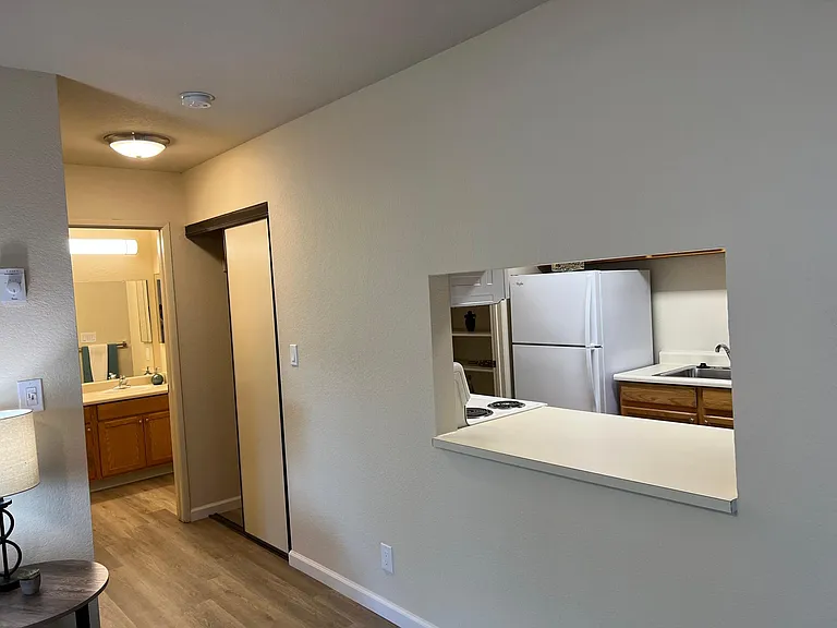 Windemere Apartments — Photo 6