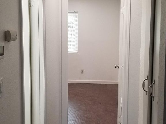 bedroom access 2 bedrooms