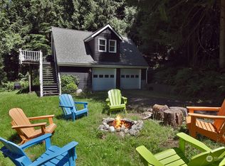 3827 Goldfinch Ln, Clinton, WA 98236