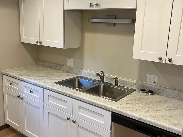 402 W Washington St #B — Photo 4