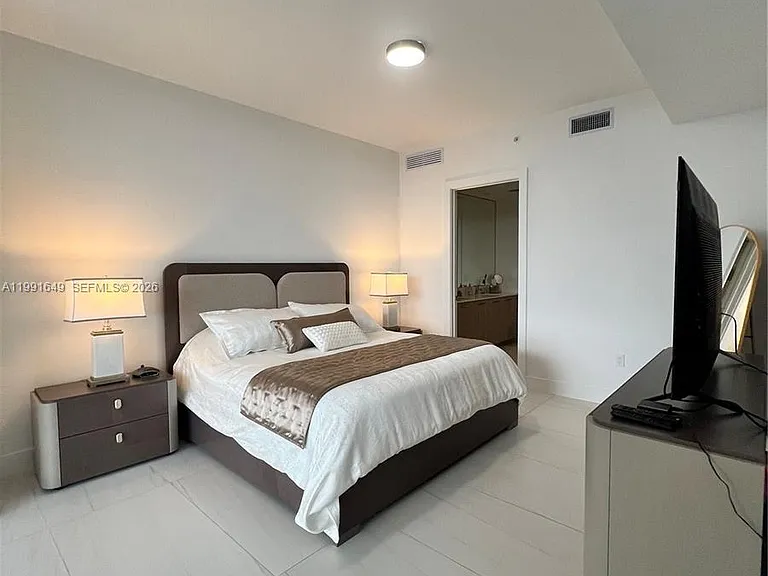 153 N Seabreeze Blvd #1703 — Photo 9