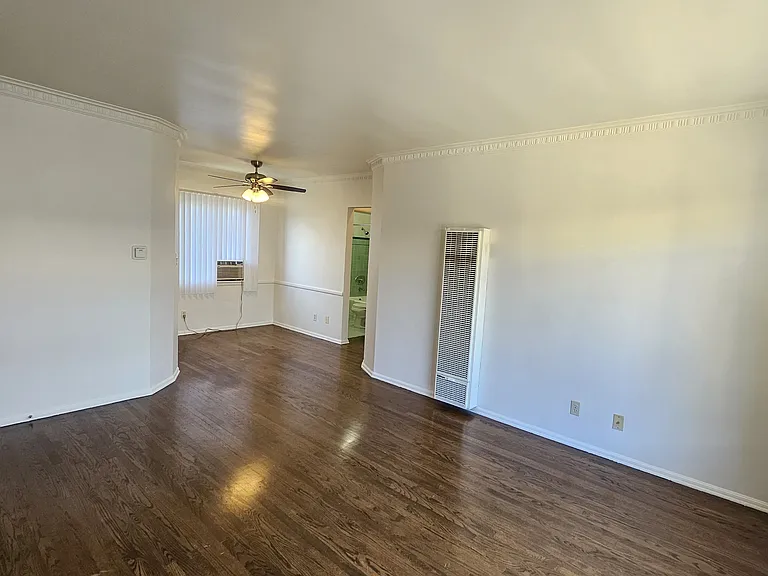1625 N Hobart Blvd #4 — Photo 3