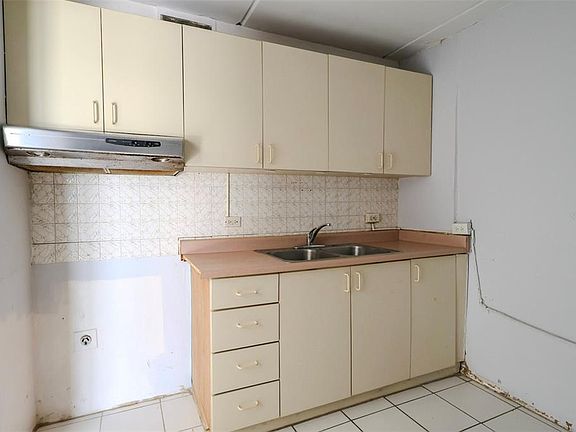 4th image of 505 Condo Torres