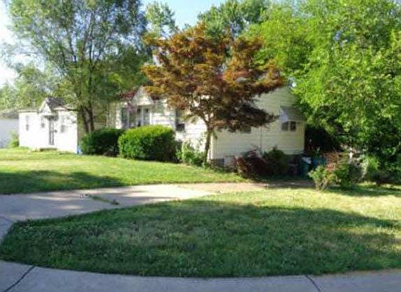 4th image of 7536 Chandler Ave
