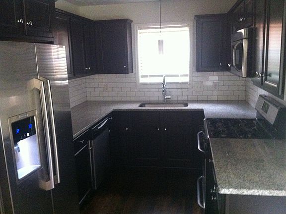 2nd image of 3220 Oakbrook Ln