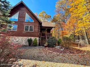 100 Glen Eagles Dr, Hazleton, PA 18202