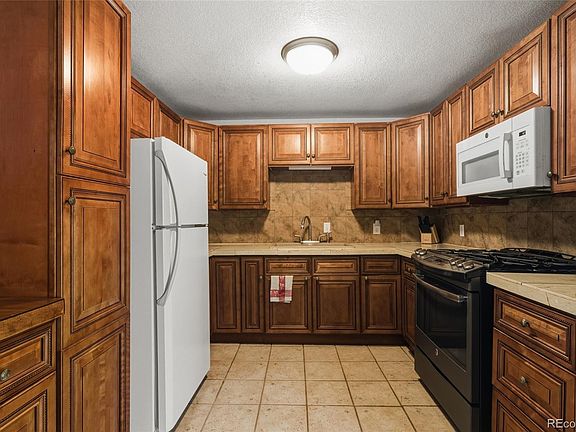 3rd image of 544 S 3rd Avenue