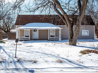 603 W Bloodworth St, Olney, TX 76374