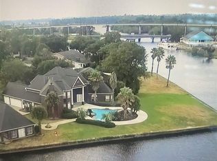 195 Bower Dr, Bridge City, TX 77611