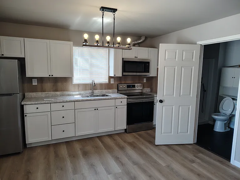 2401 Fairmont Ave #1 — Photo 2