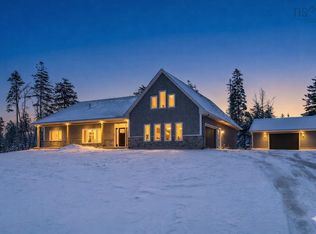 502 High Rd, Fall River, NS B2T1Z6