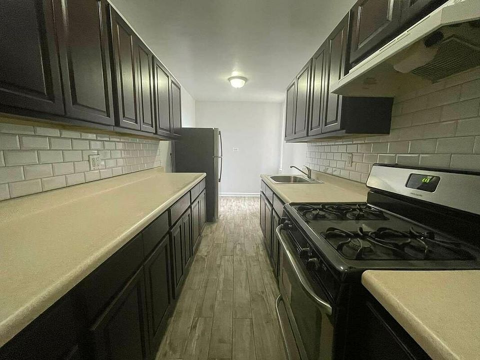 1st image of 140-55 Burden Cres #44A