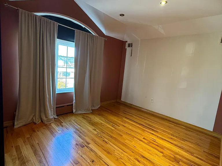 22 Quincy Ave — Photo 11