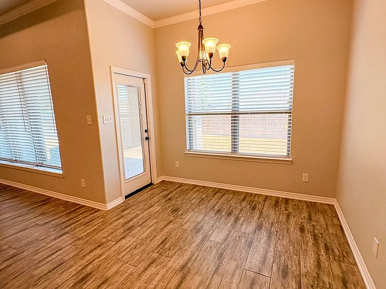 701 Juniper Dr — Photo 6