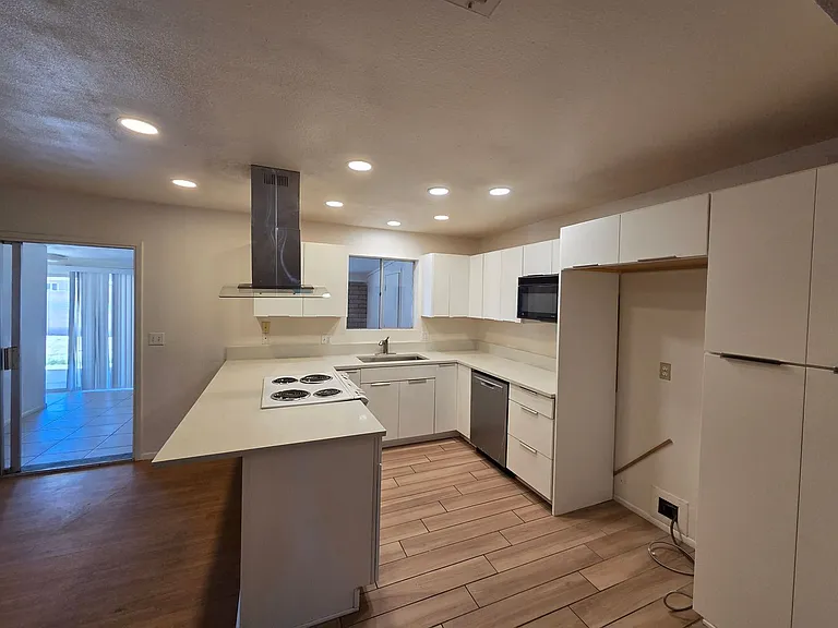 1837 E Brookdale St — Photo 4