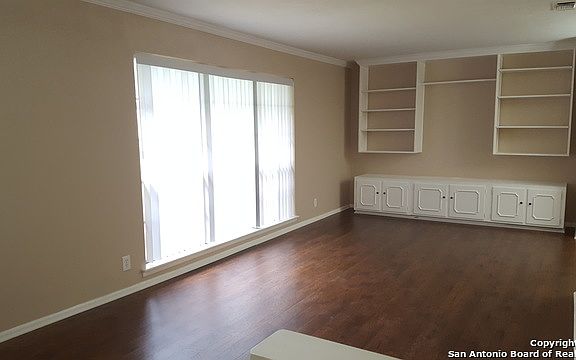 3rd image of 1200 North Blvd